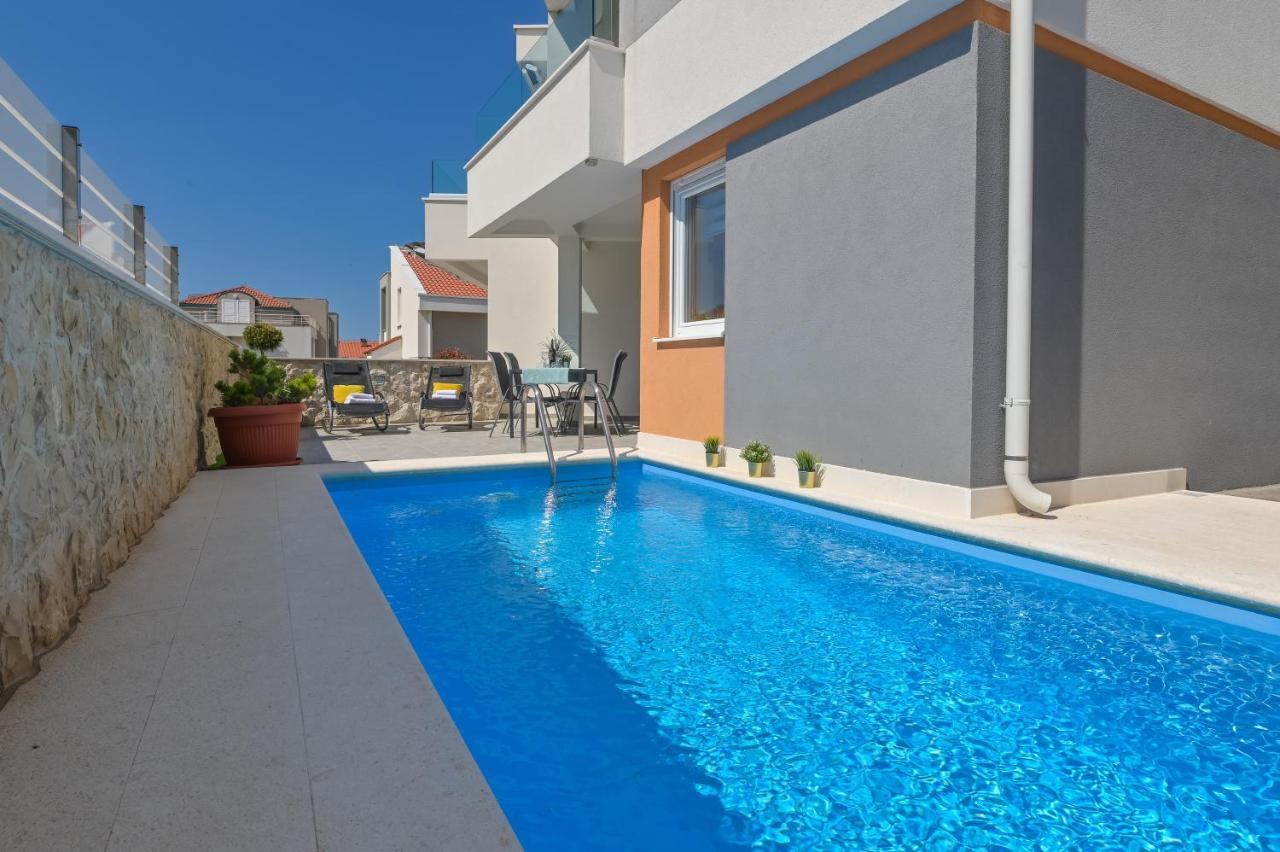 Apartment Funtastic With Private Pool Новалья Экстерьер фото