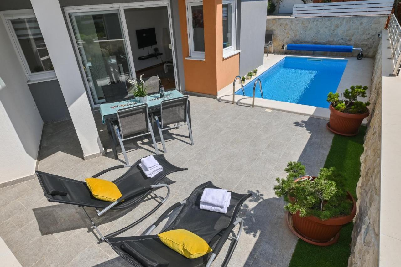 Apartment Funtastic With Private Pool Новалья Экстерьер фото