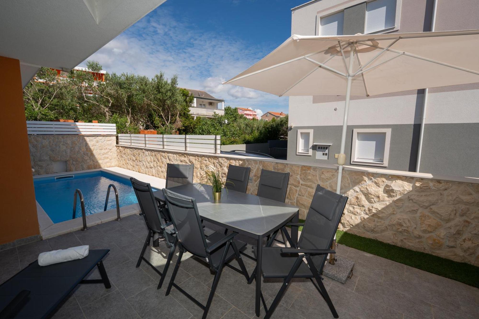 Apartment Funtastic With Private Pool Новалья Экстерьер фото