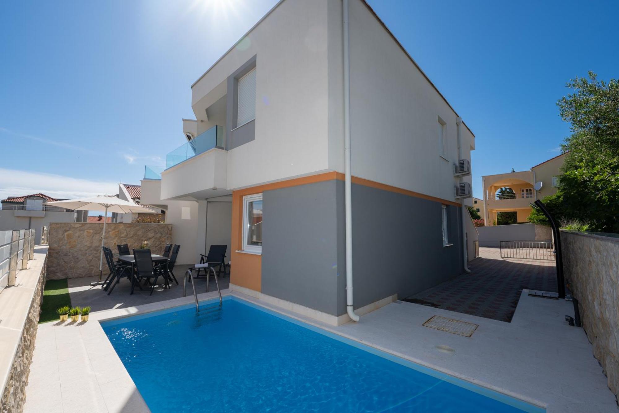 Apartment Funtastic With Private Pool Новалья Экстерьер фото