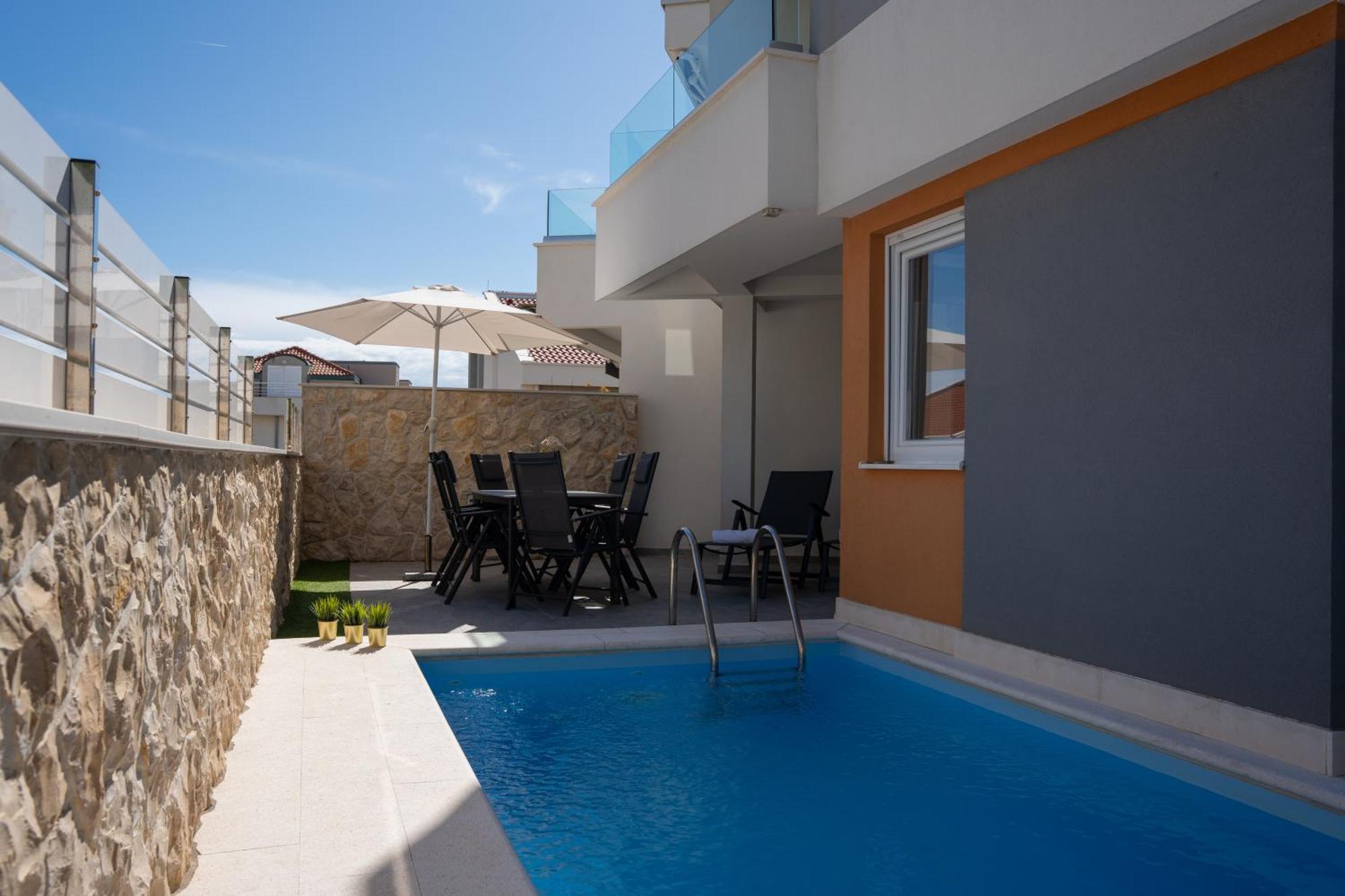 Apartment Funtastic With Private Pool Новалья Экстерьер фото